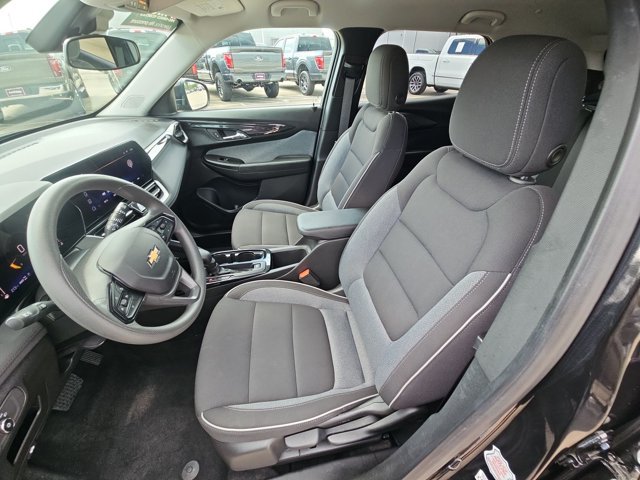 Used 2025 Chevrolet TrailBlazer LT AWD/4WD image 14