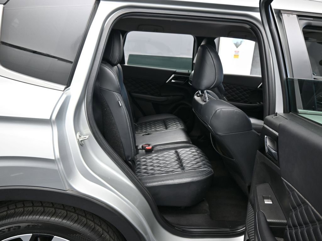 Used 2022 Mitsubishi Outlander SEL image 32