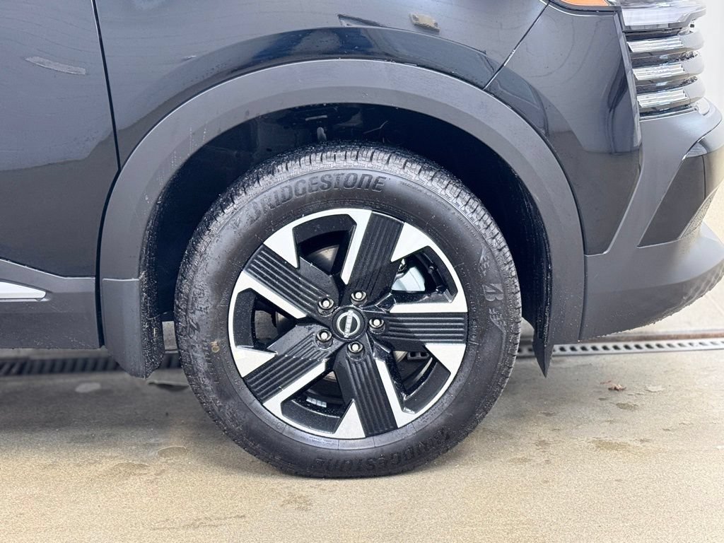 Used 2026 Nissan Kicks SV AWD/4WD image 4
