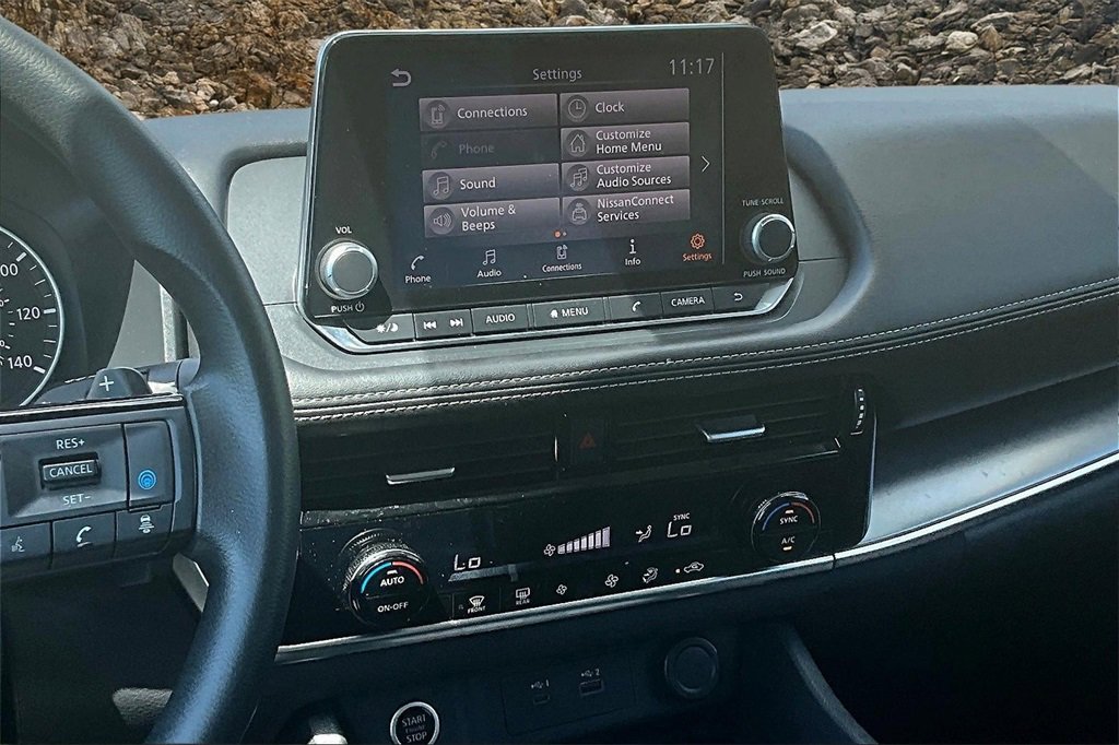 Used 2021 Nissan Rogue SV image 6