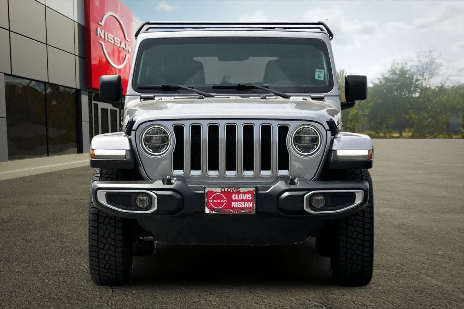 Used 2018 Jeep Wrangler Unlimited Sahara AWD/4WD image 11