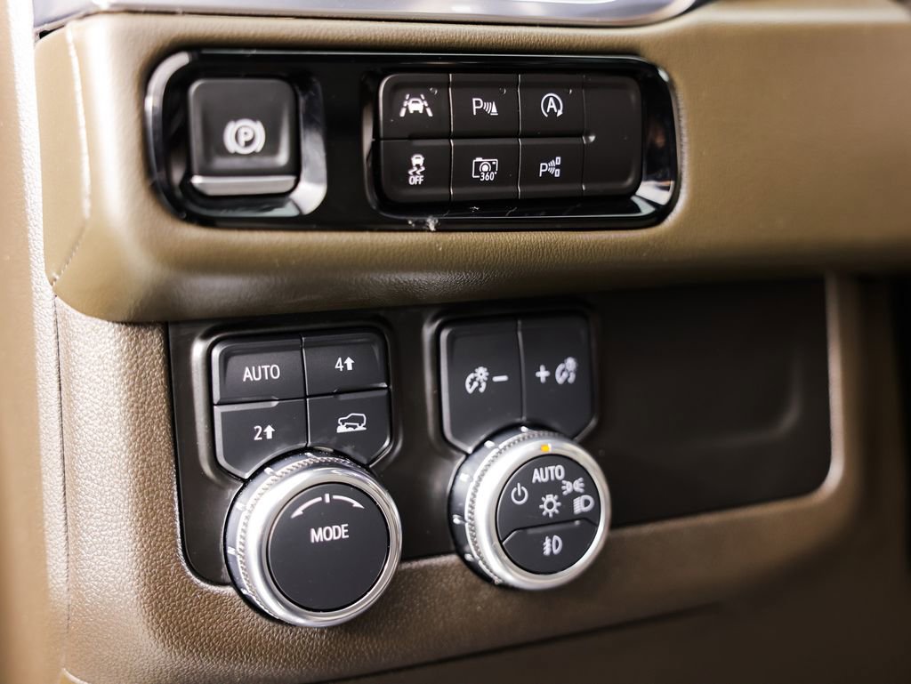 Used 2025 GMC Yukon XL Elevation image 32