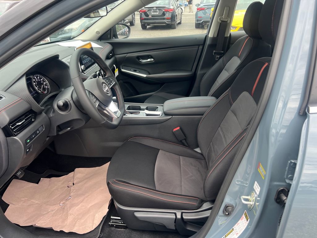 New 2025 Nissan Sentra SR image 10