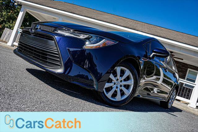 Used 2025 Toyota Corolla LE FWD image 3