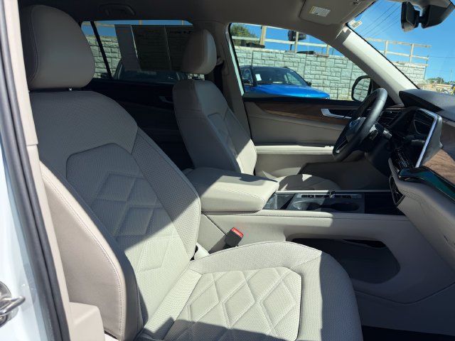 Used 2024 Volkswagen Atlas SE FWD image 33