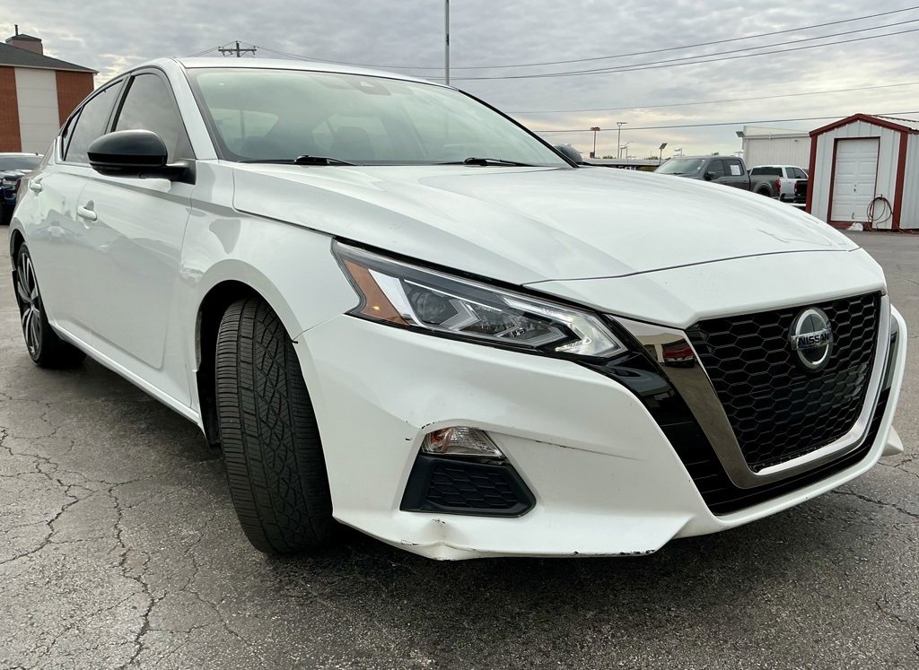 Used 2021 Nissan Altima 2.5 SR w/ SR Premium Package image 2