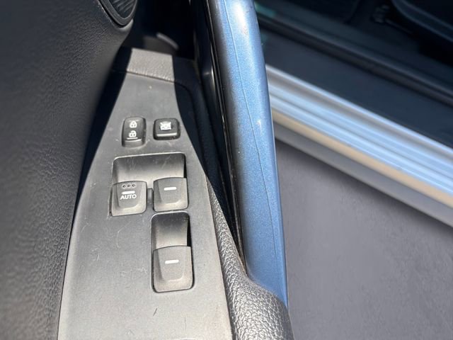 Used 2013 Hyundai Veloster Turbo FWD image 16