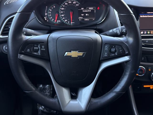 Used 2022 Chevrolet Trax LT w/ LT Convenience Package image 13