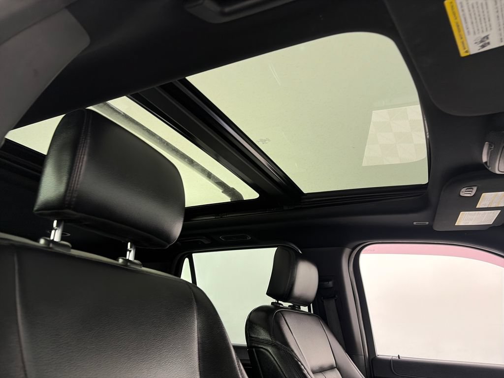 Certified 2019 Ford Expedition XLT w/ Equipment Group 202A AWD/4WD image 33