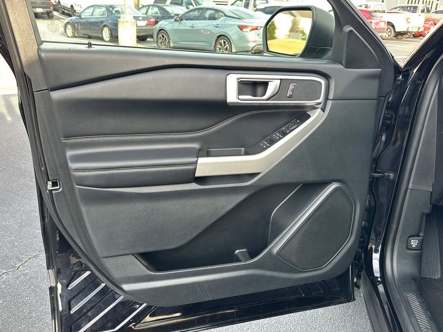 Used 2022 Ford Explorer XLT w/ Equipment Group 202A image 14