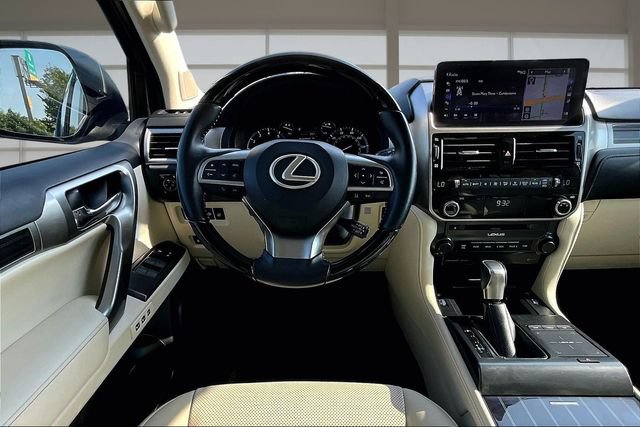 Used 2022 Lexus GX 460 Premium w/ Premium Package AWD/4WD image 5