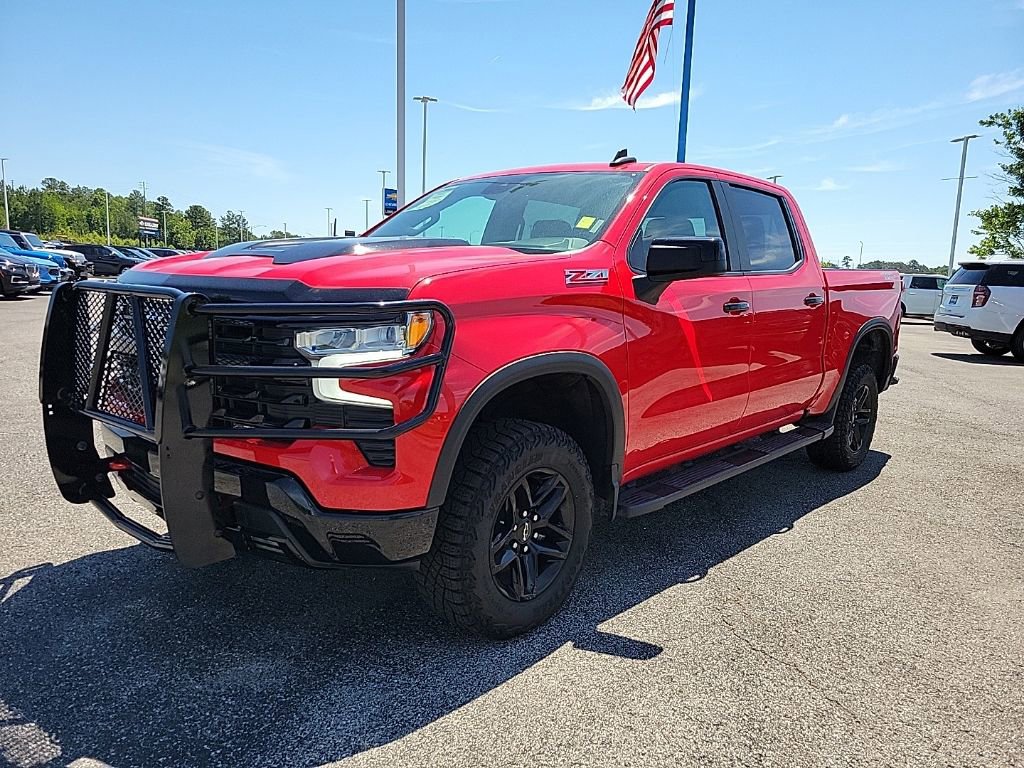 Used 2024 Chevrolet Silverado 1500 LT Trail Boss w/ Convenience Package II AWD/4WD image 1