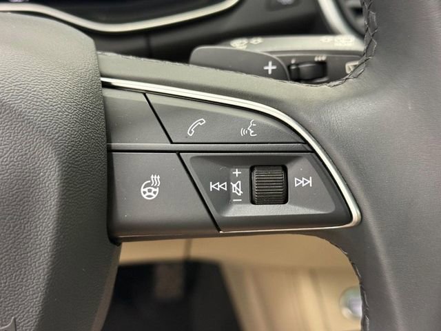 Used 2024 Audi Q5 e Premium Plus w/ Premium Plus Package AWD/4WD image 16