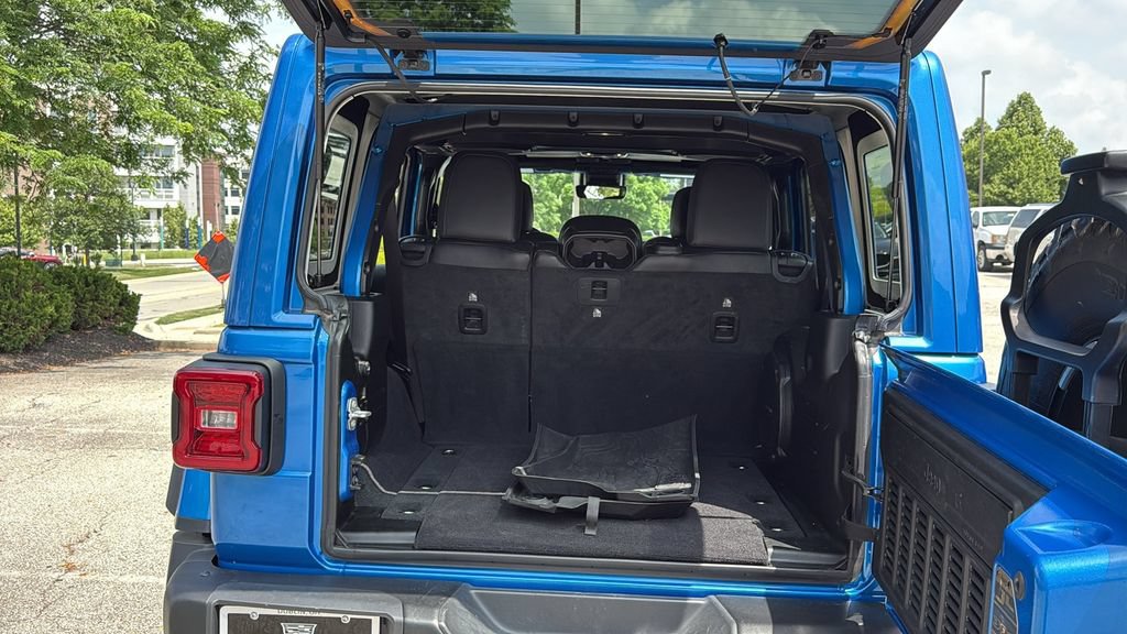 Used 2023 Jeep Wrangler Unlimited Rubicon 392 w/ Xtreme Recon 35" Tire Package AWD/4WD image 31