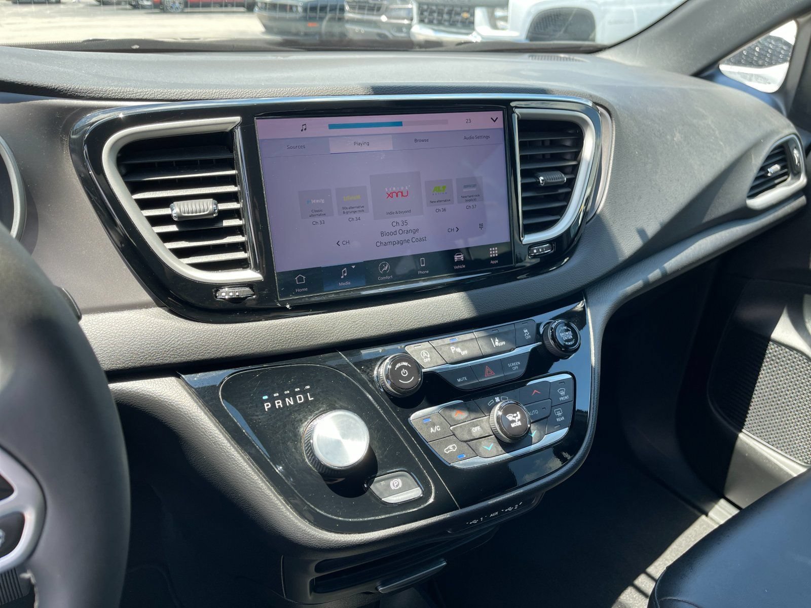 Used 2025 Chrysler Pacifica Select FWD image 21