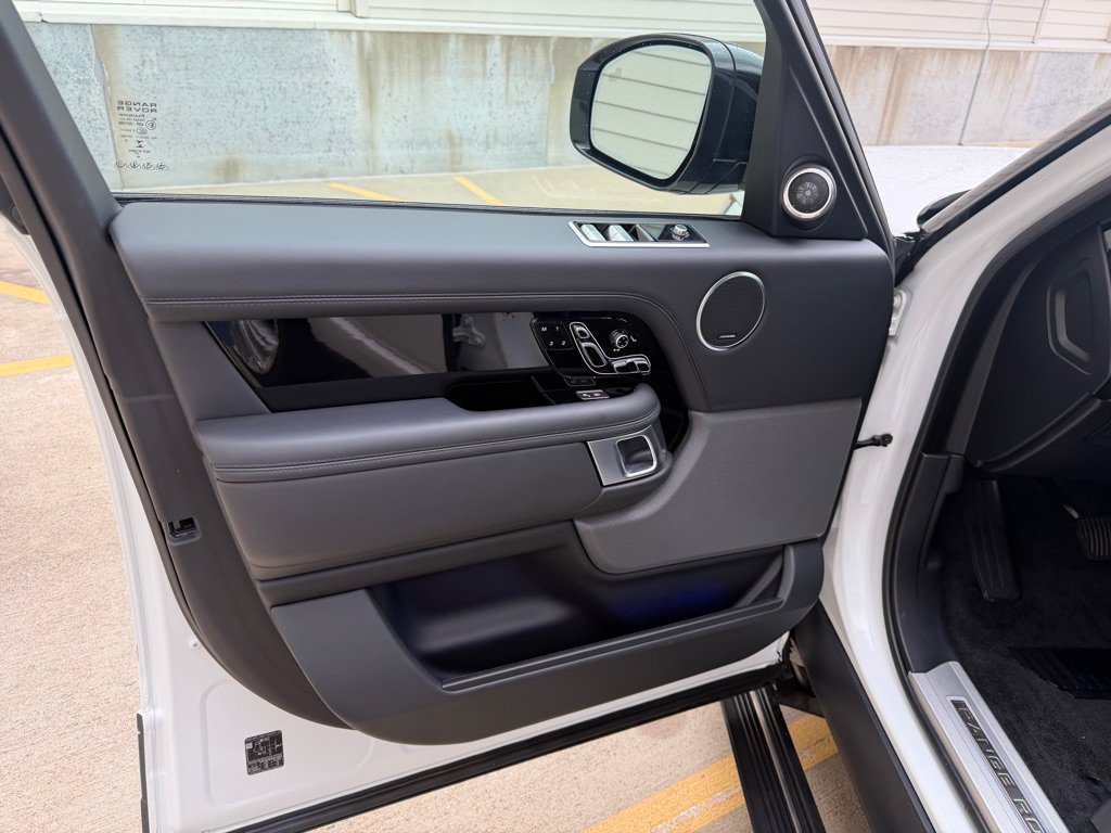 Used 2020 Land Rover Range Rover HSE AWD/4WD image 13