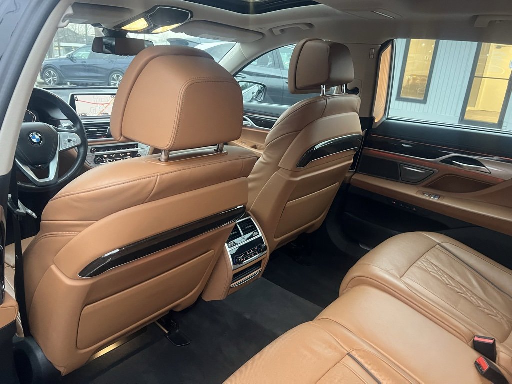 Used 2022 BMW 740i xDrive w/ Luxury Rear Seating Package image 28