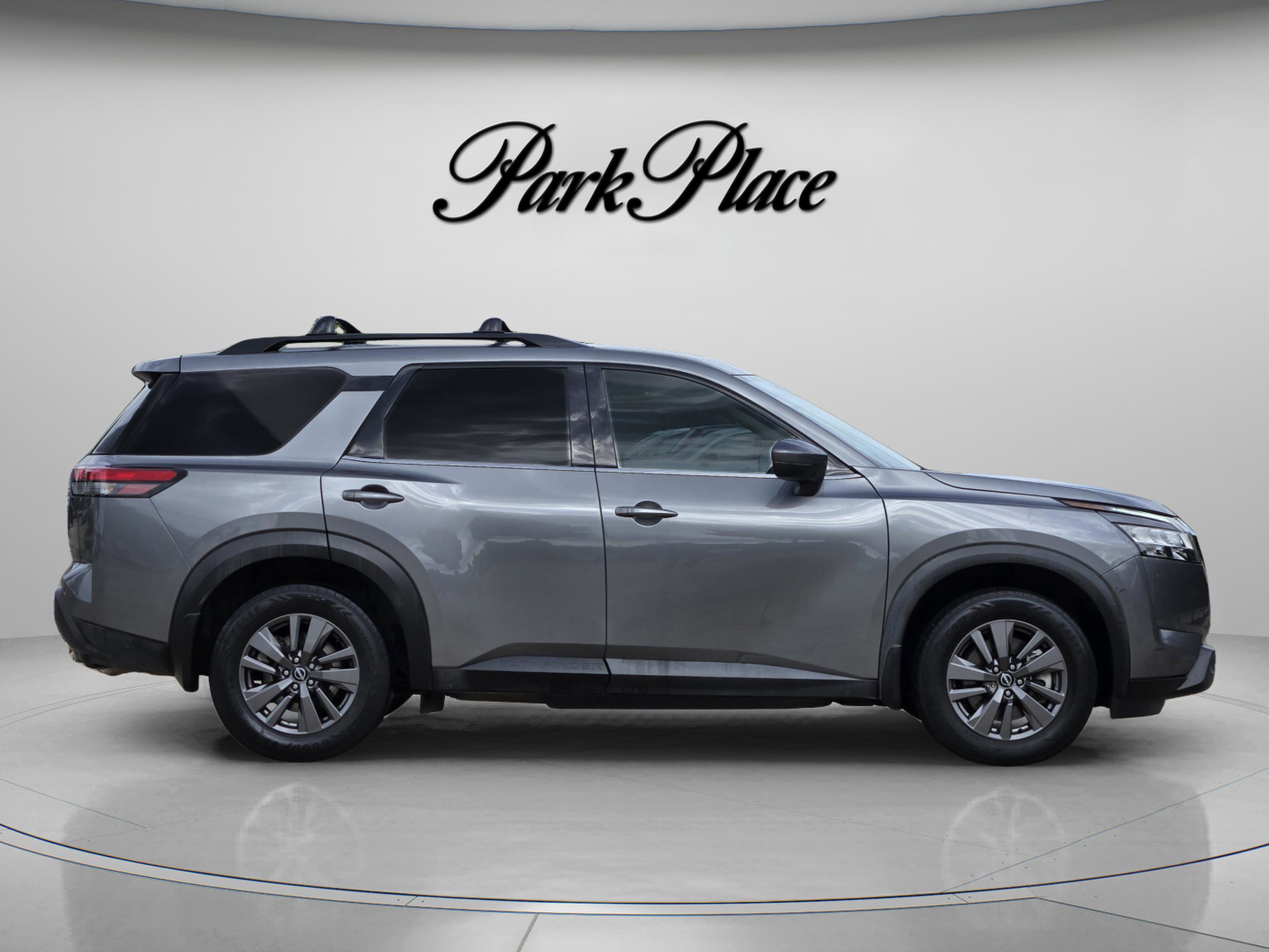 Used 2022 Nissan Pathfinder SV w/ SV Premium Package AWD/4WD image 5