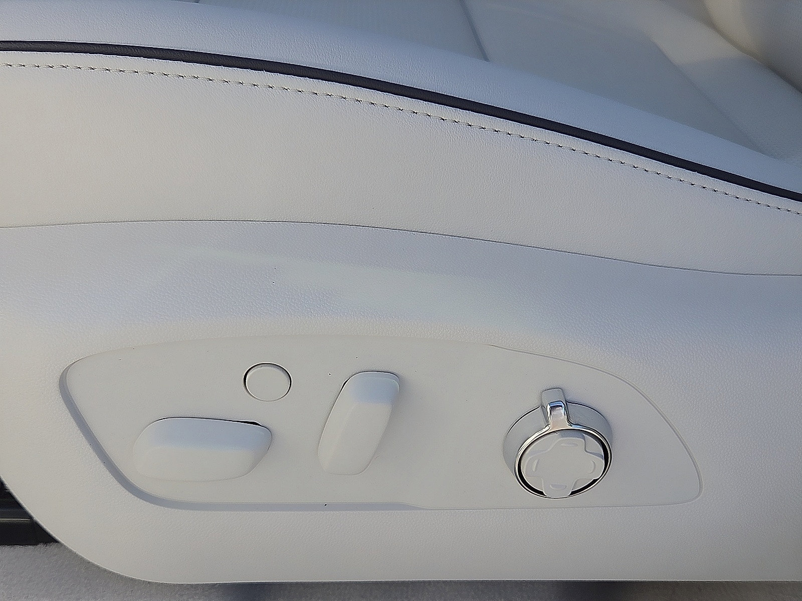 New 2027 Buick Enclave Avenir AWD/4WD image 16