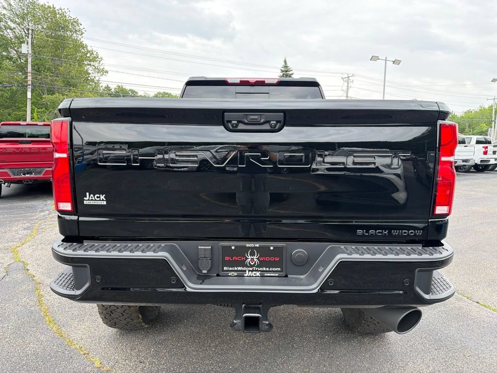 New 2026 Chevrolet Silverado 2500 High Country w/ Midnight Edition AWD/4WD image 5