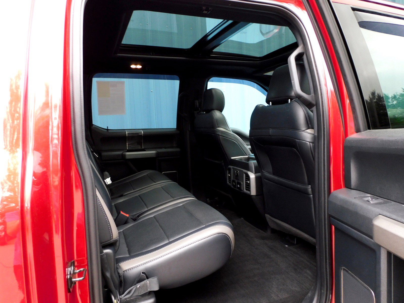 Used 2018 Ford F150 Raptor w/ Equipment Group 802A Luxury image 18