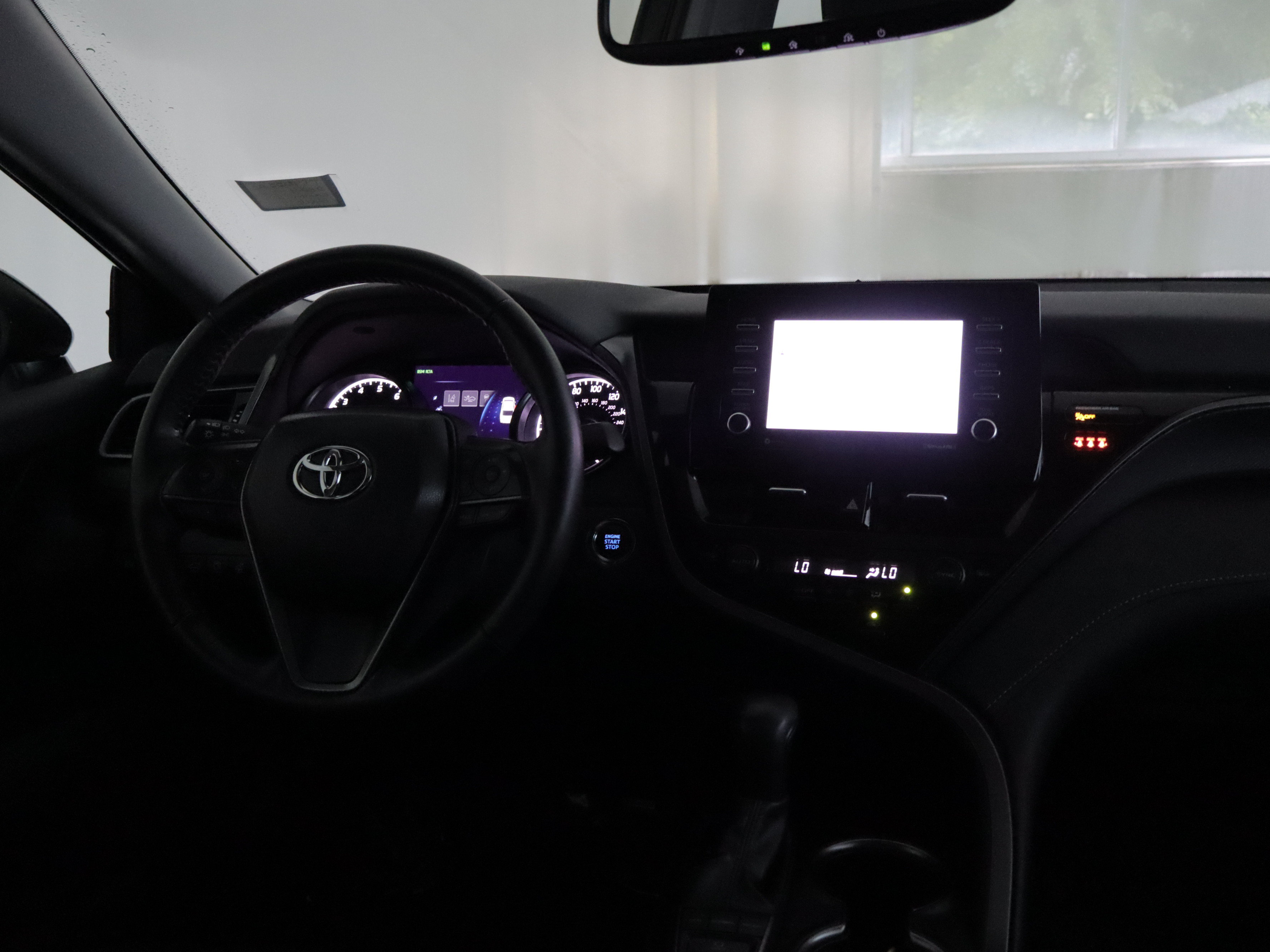 Used 2024 Toyota Camry SE w/ Cold Weather Package AWD/4WD image 2