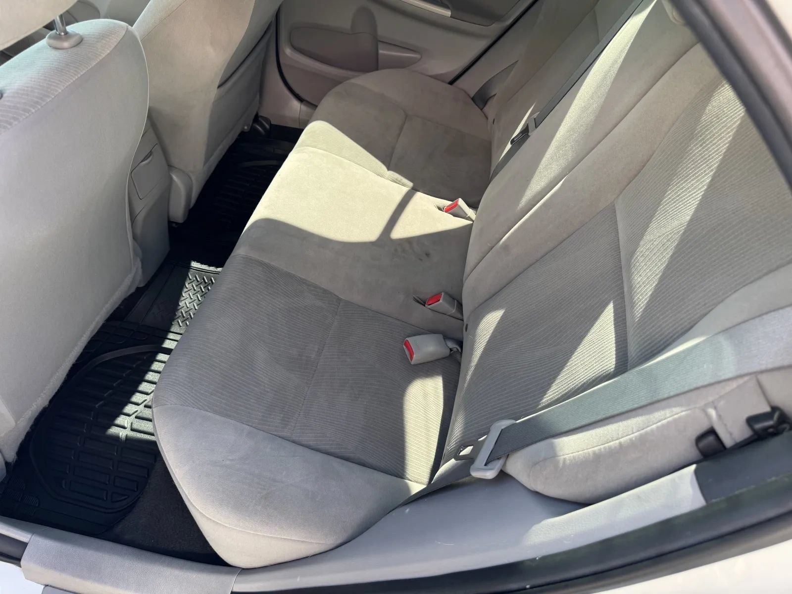 Used 2012 Toyota Corolla LE FWD image 31