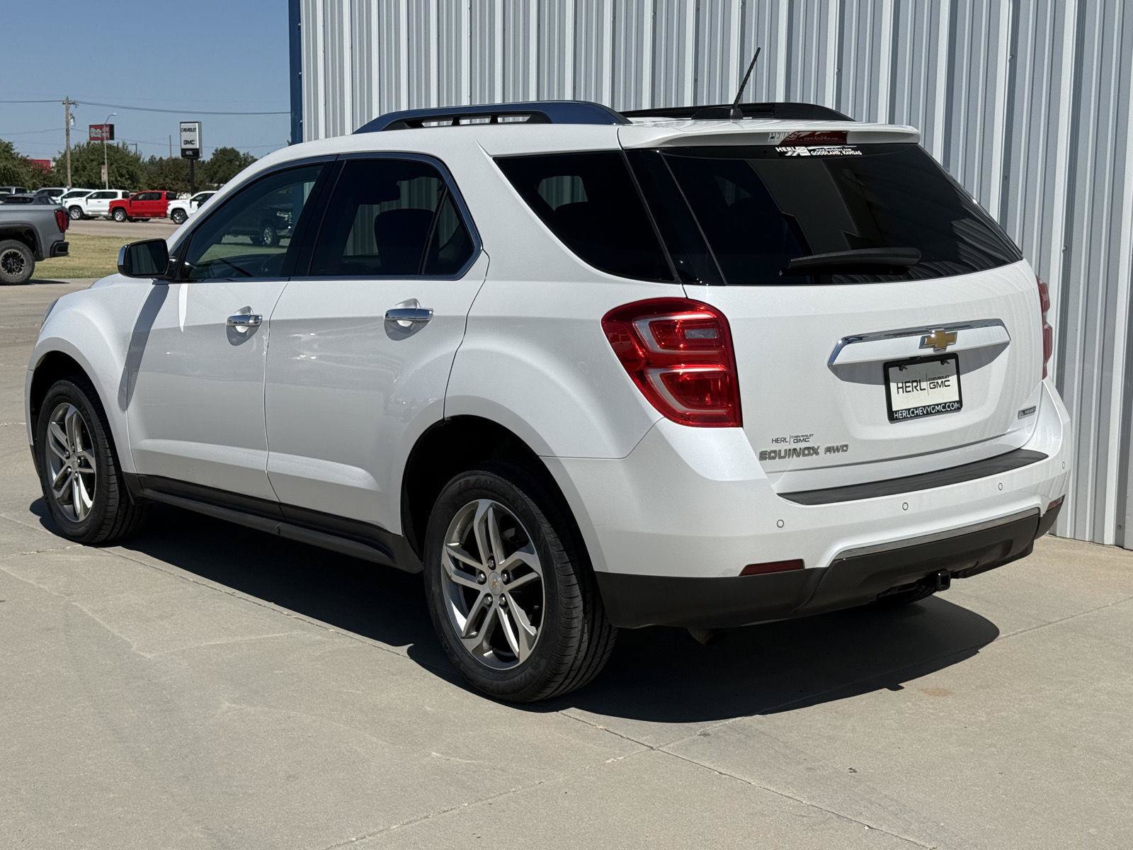 Used 2017 Chevrolet Equinox Premier w/ Enhanced Convenience Package AWD/4WD image 7