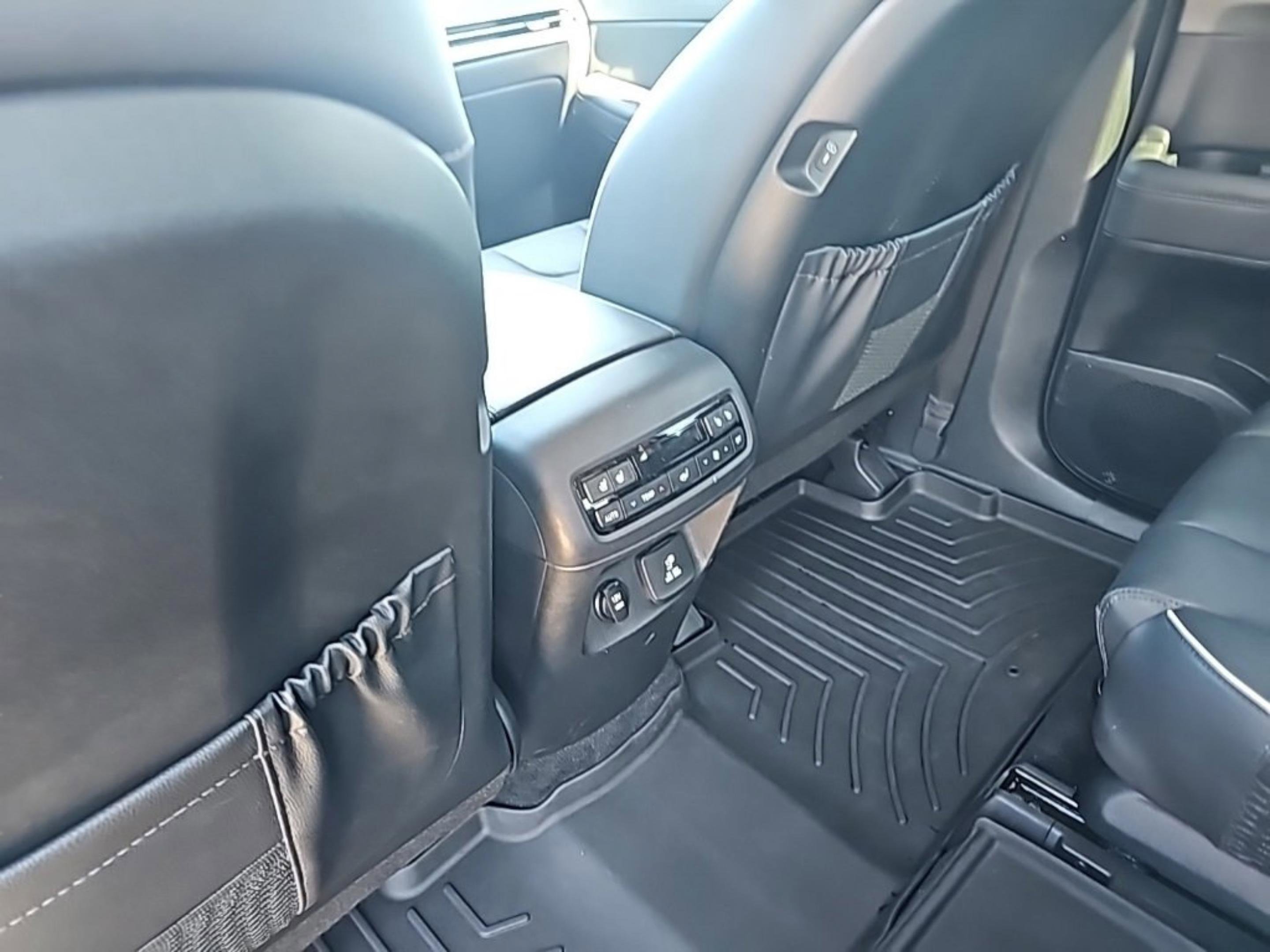 Used 2023 Hyundai Palisade SEL w/ Premium Package image 28