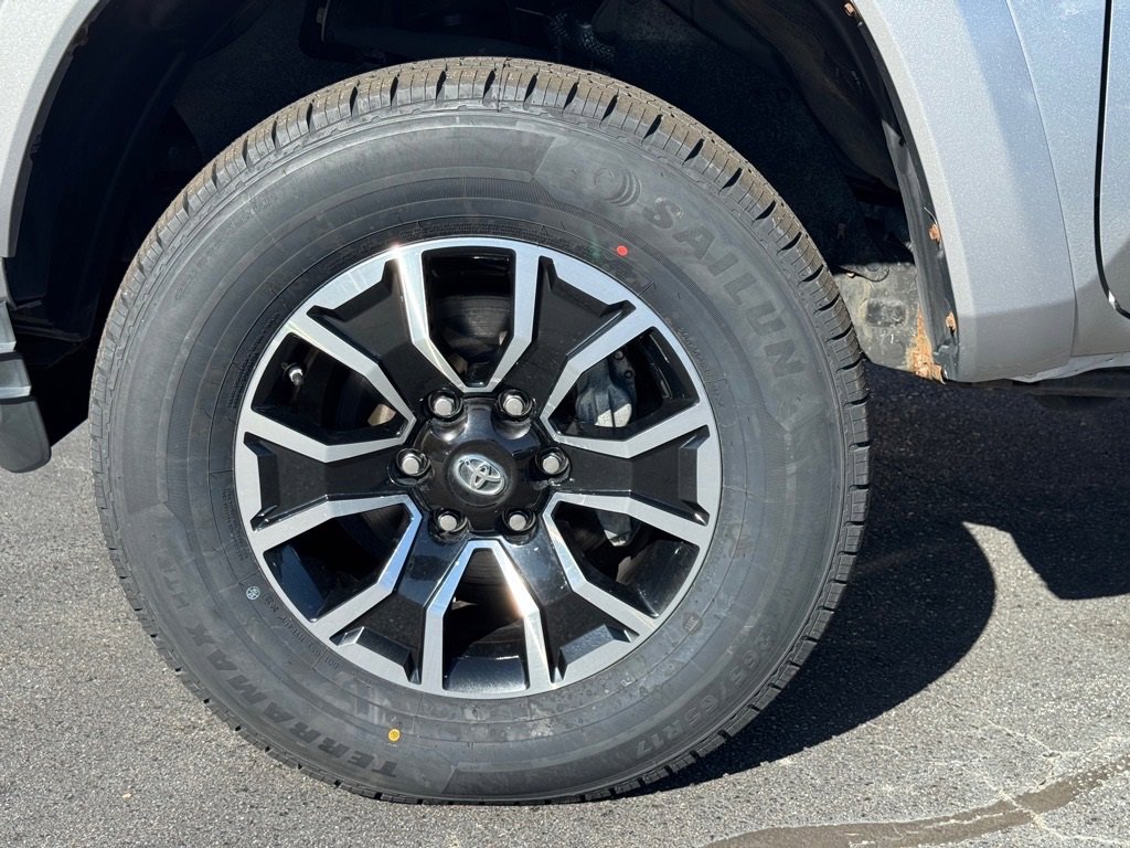 Used 2020 Toyota Tacoma TRD Sport w/ Technology Package image 9