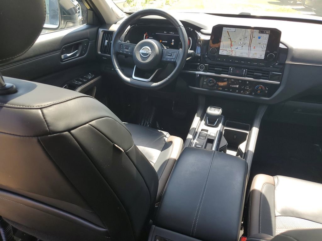 Used 2022 Nissan Pathfinder Platinum w/ Cargo Package FWD image 12