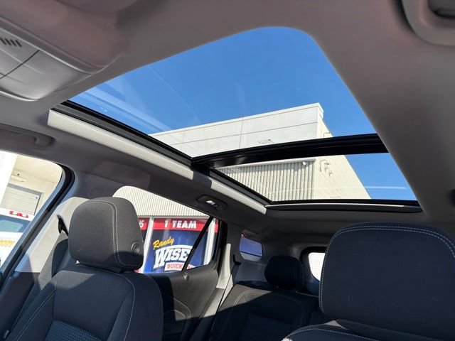 Certified 2023 GMC Terrain SLE w/ Driver Convenience Package AWD/4WD image 24