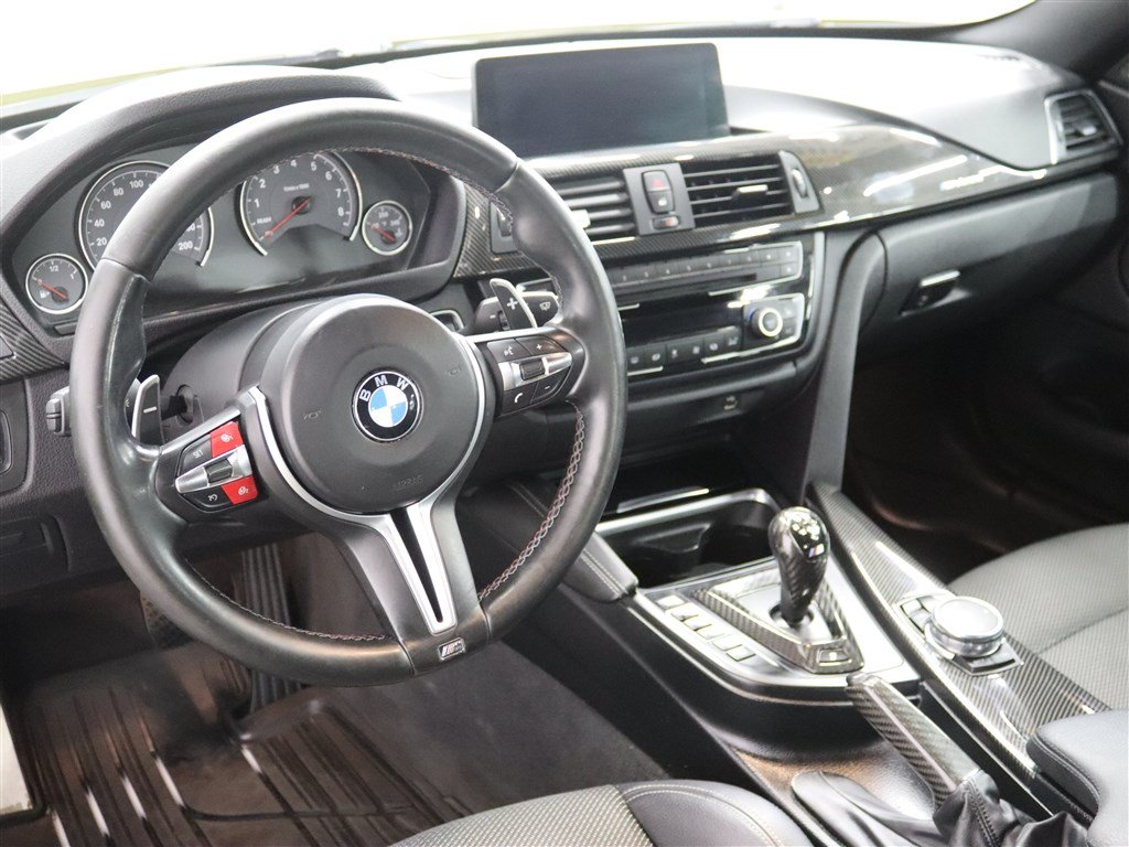 Used 2017 BMW M4 Coupe RWD image 33