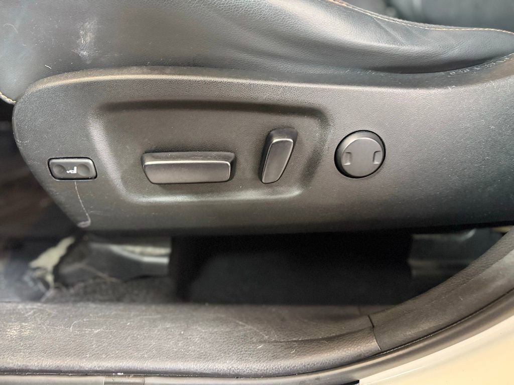 Used 2015 Toyota Highlander XLE image 17