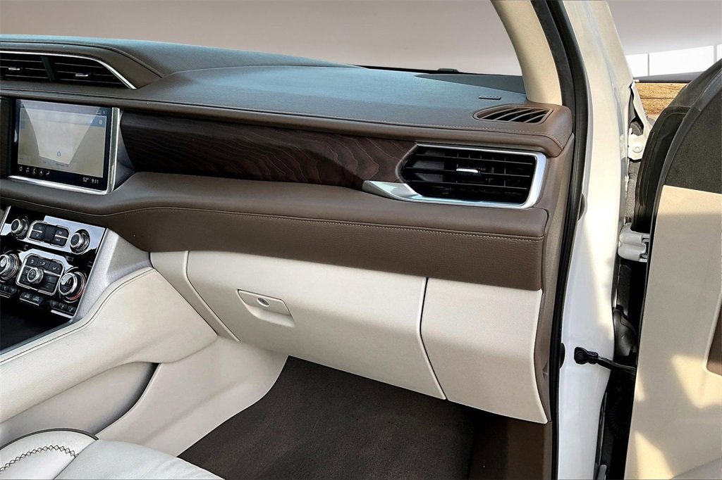 Used 2021 GMC Yukon XL Denali w/ Denali Ultimate Package image 16