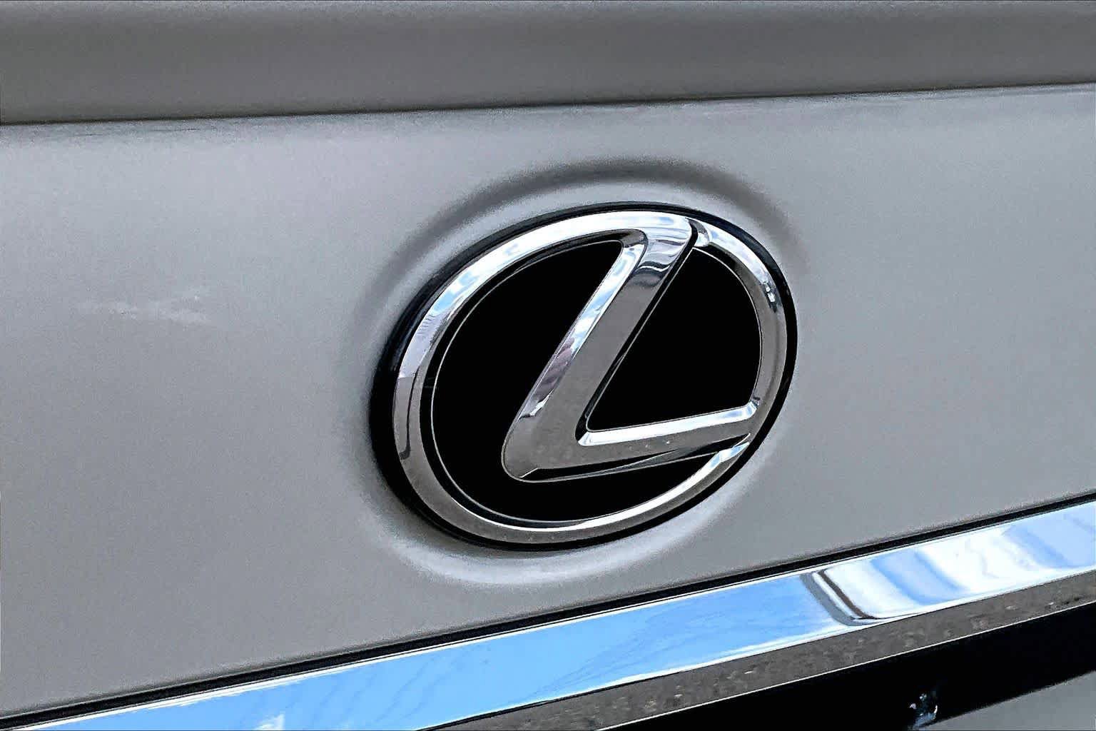 Used 2023 Lexus ES 300h w/ Premium Package FWD image 9