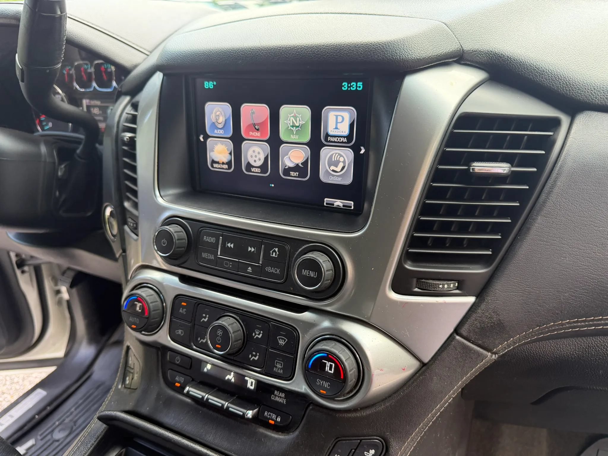 Used 2015 Chevrolet Suburban LTZ RWD image 16