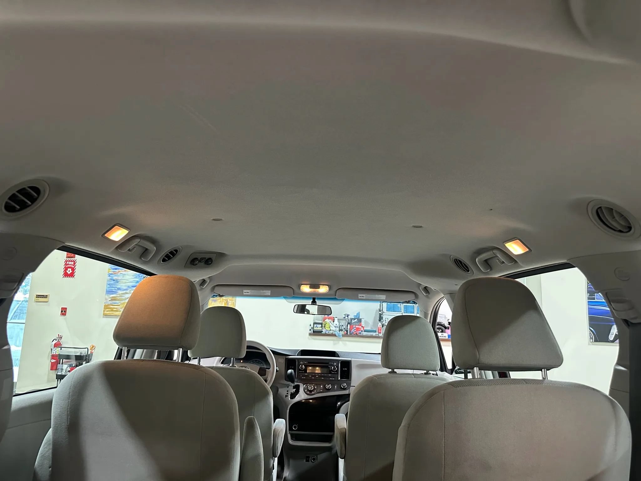 Used 2012 Toyota Sienna FWD image 28