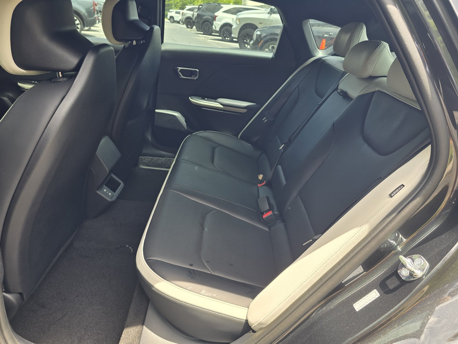 New 2026 Kia K4 GT-Line w/ GT-Line Premium Package FWD image 4