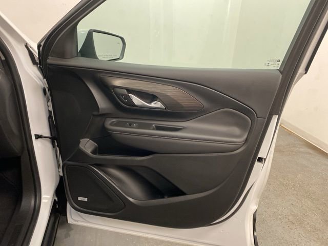 Used 2022 GMC Terrain SLT w/ Infotainment Package II AWD/4WD image 26