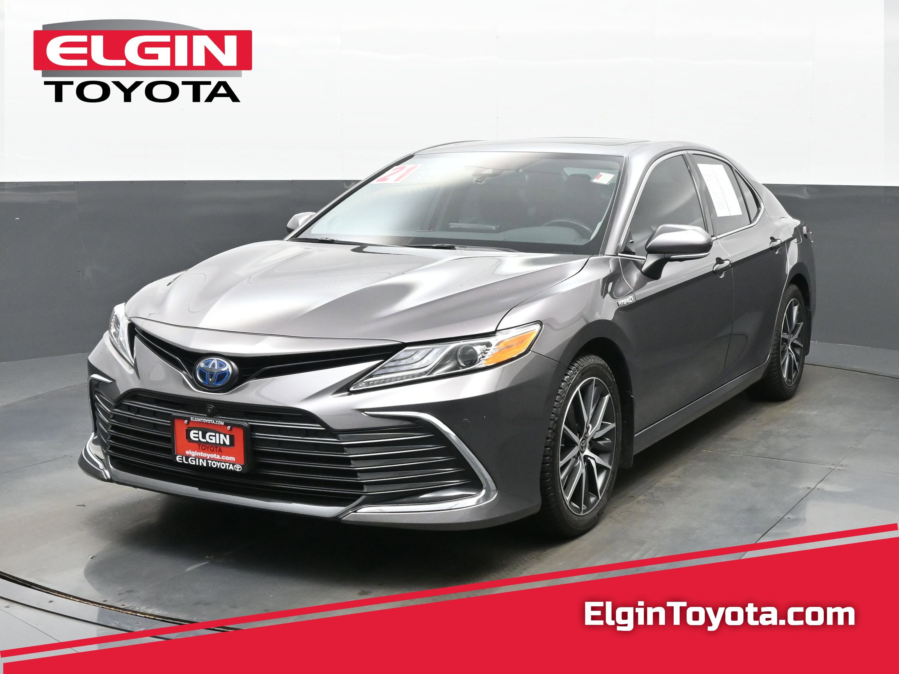 Used 2021 Toyota Camry XLE w/ Navigation Upgrade Package FWD image 1
