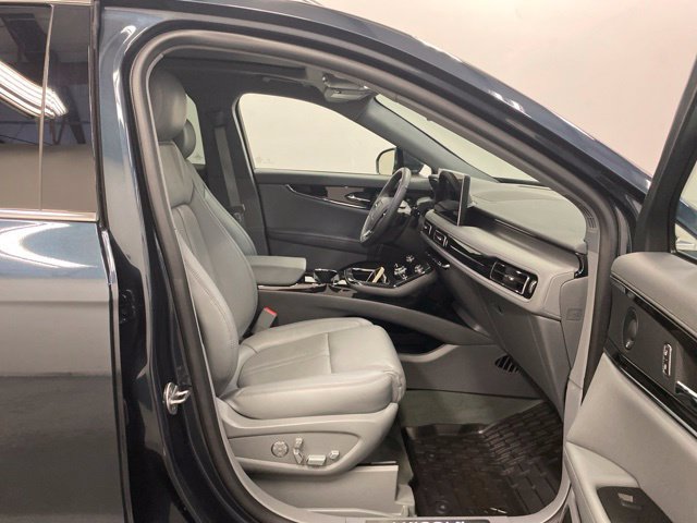 Used 2022 Lincoln Nautilus Reserve w/ Equipment Group 201A AWD/4WD image 25