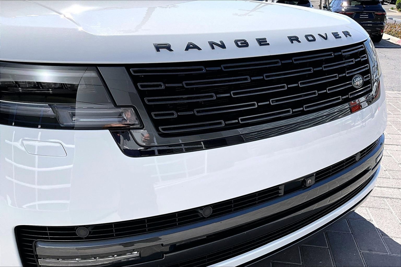 Used 2024 Land Rover Range Rover SE image 29
