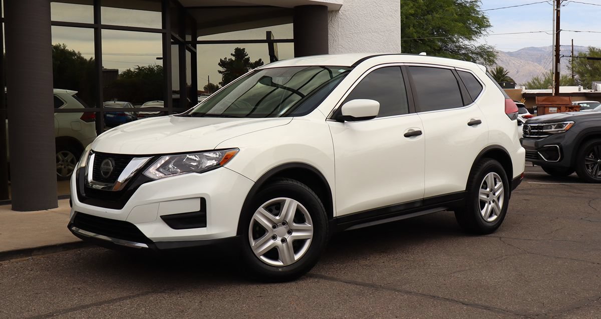 Used 2018 Nissan Rogue S FWD image 2