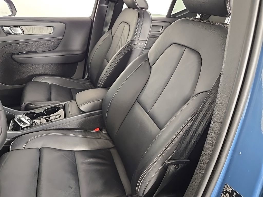 Certified 2023 Volvo XC40 B5 Plus w/ Climate Package AWD/4WD image 21