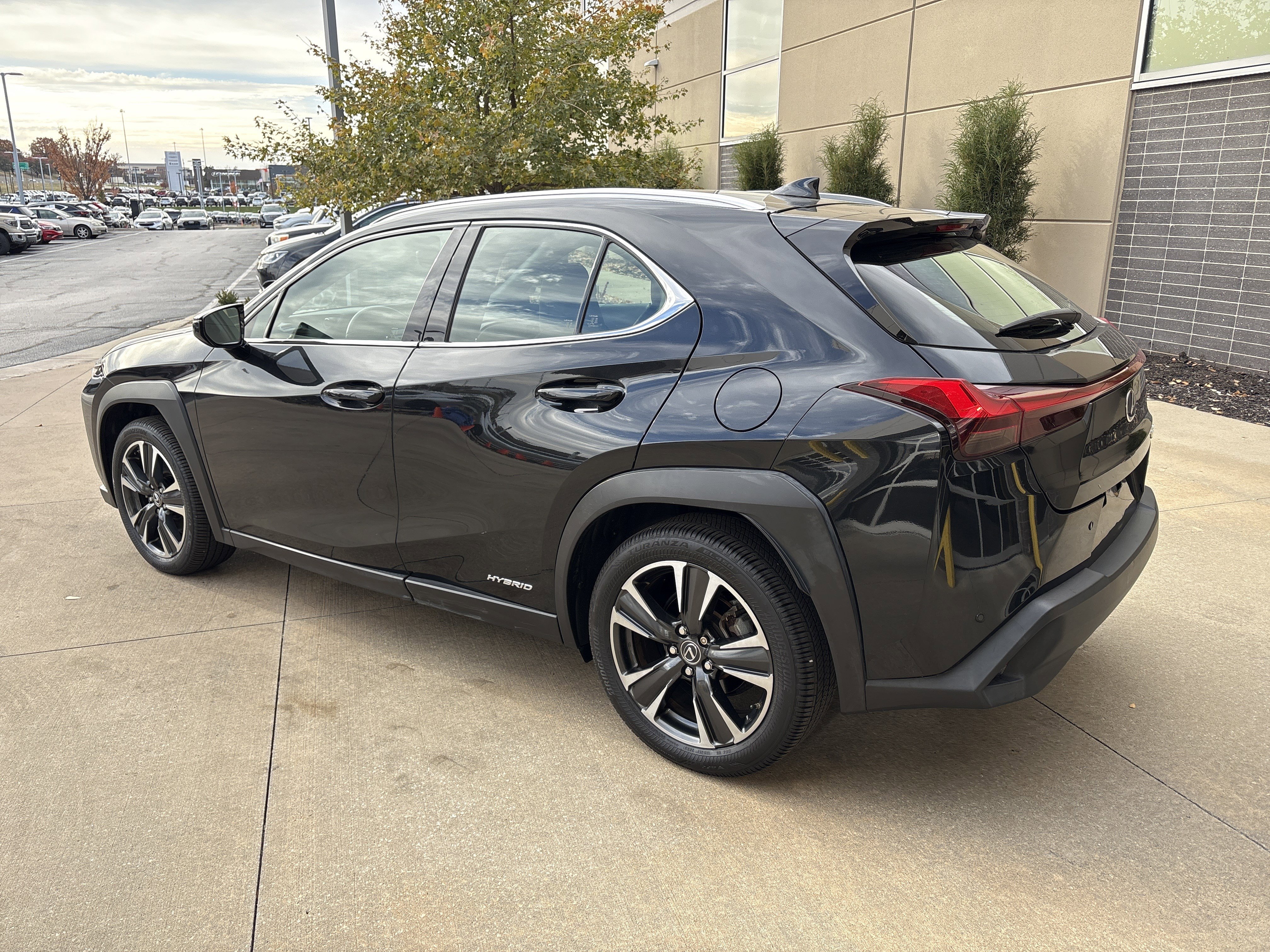 Used 2021 Lexus UX 250h w/ Premium Package image 8