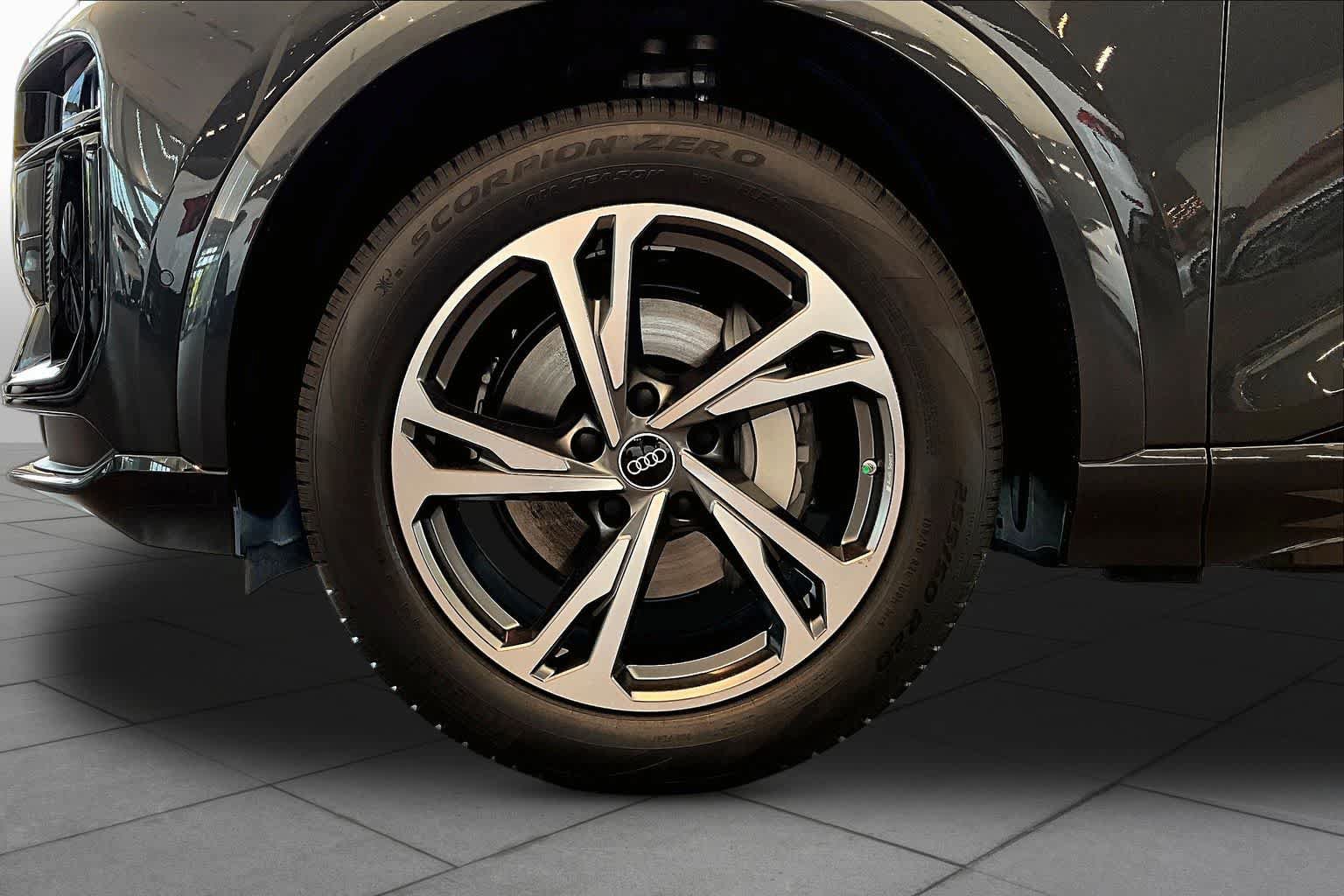 New 2027 Audi Q6 e-tron Premium Plus AWD/4WD image 11