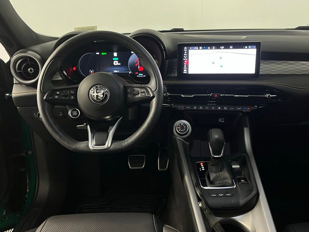 Used 2025 Alfa Romeo Tonale w/ Premium Package image 12
