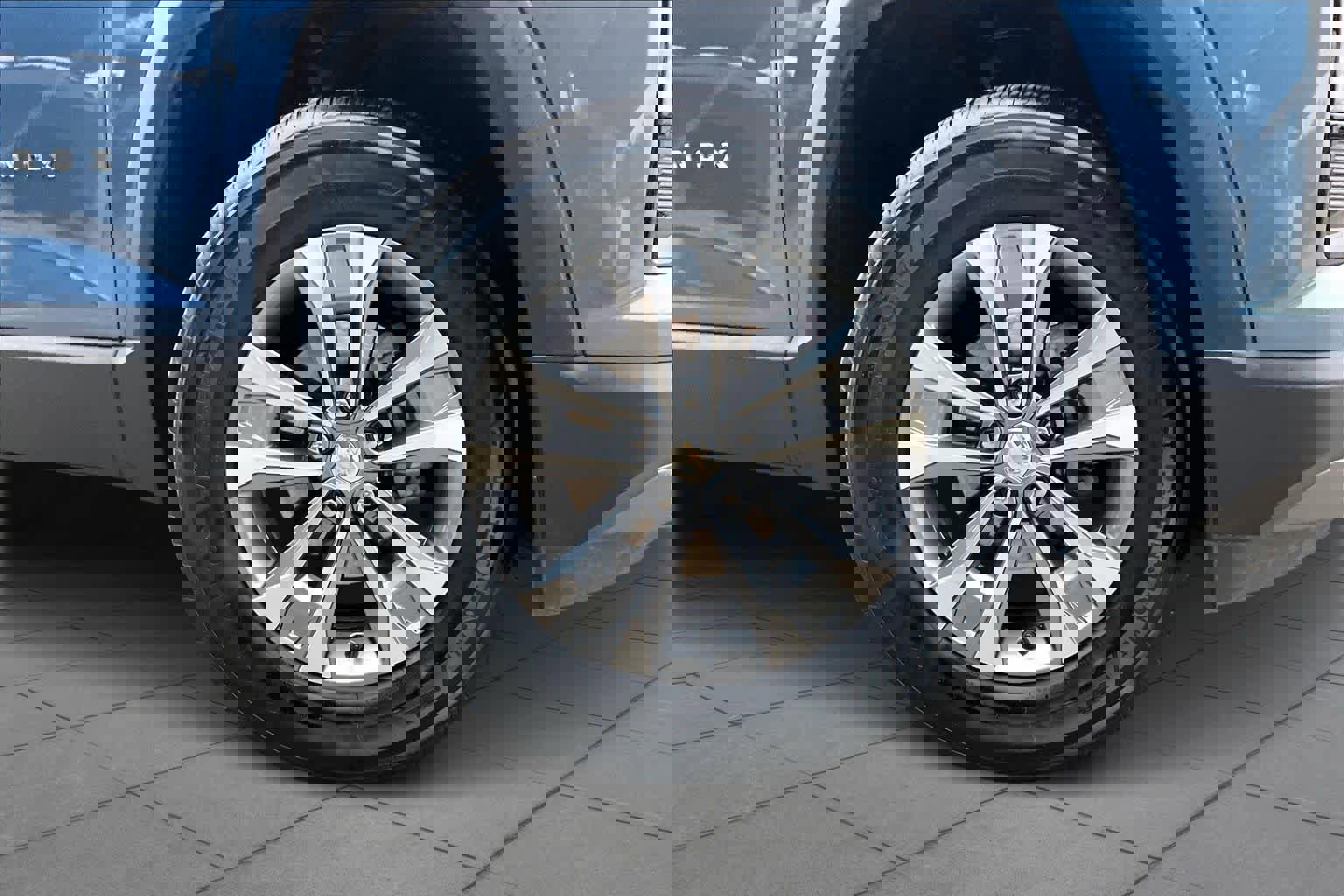 Certified 2025 Chevrolet Equinox LT image 9