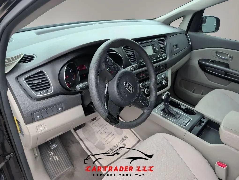 Used 2016 Kia Sedona L FWD image 23